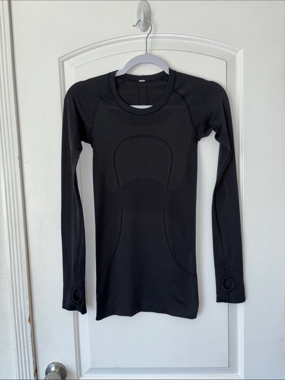 Lululemon run swiftly Long Sleeve Black Seamless Active Top 2